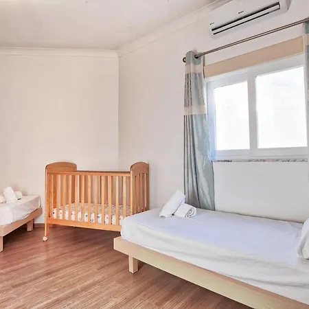 Апартаменты Amazing 3br Beachfront In Tower Rd By 360 Estates *